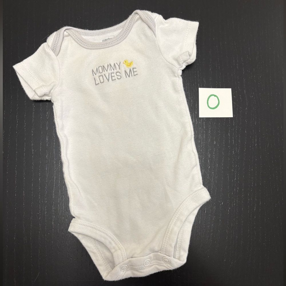 ⭐️5/$10.00⭐️—Carter's NB White Onesie - “Mommy Loves Me” Design